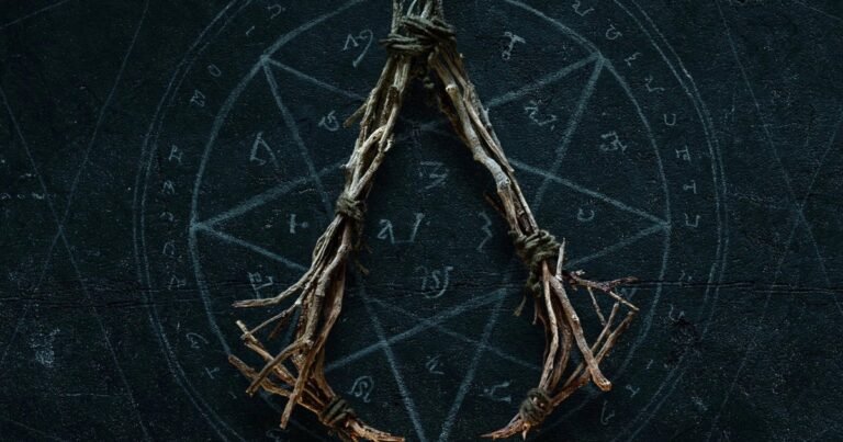 alt="Dark foggy forest with twisting wicker symbols hanging from trees representing Assassin's Creed Hexe"